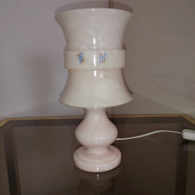 Ancienne Lampe De Chevet En Albâtre Rose, Décor Colombes, Vintage Et élégante