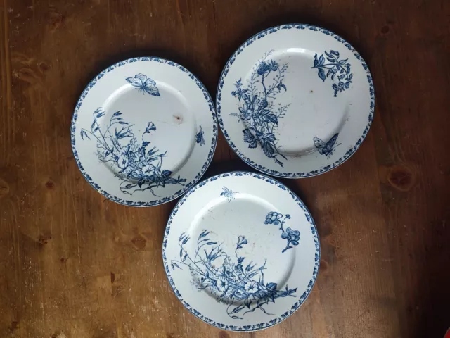 Trois assiettes plates anciennes en fer de terre Carmen Sarreguemines