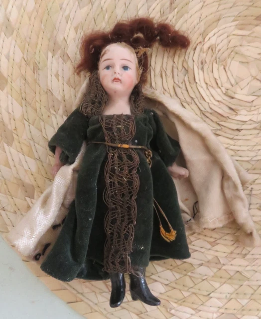 Ancienne Poupée Lilliputienne Articulée En Biscuit – XIXe, Fabrication Allemande