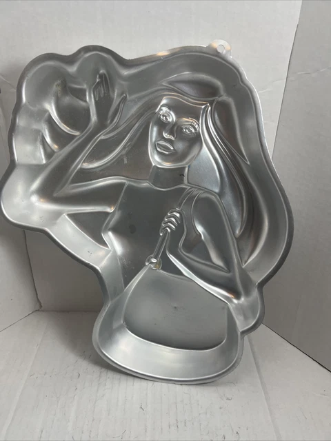 Vintage Wilton Barbie Doll Mattel Cake Pan 1986 waving with purse baking