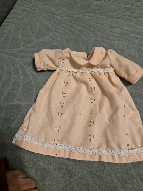 Petite robe ancienne enfant , tissu Pinocchio, poupée, déco shabby