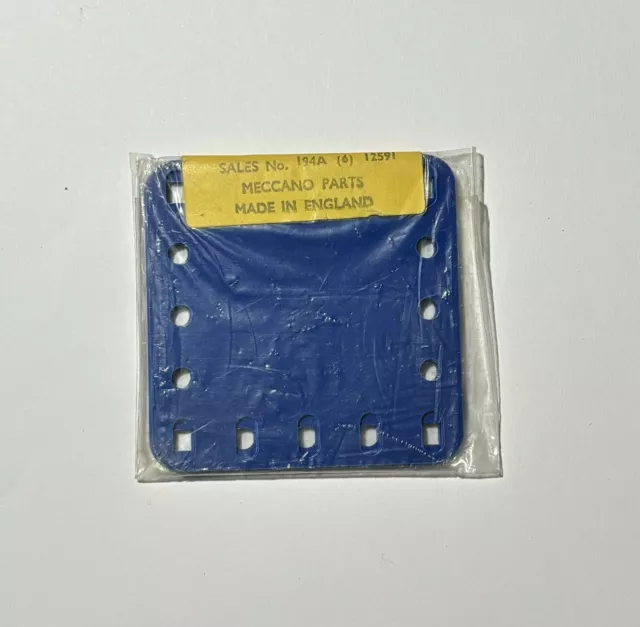 MECCANO SEALED/UNUSED TRADE PACKET 6 x #194A BLUE PLASTIC PLATE 2 1/2"X2 1/2" -2