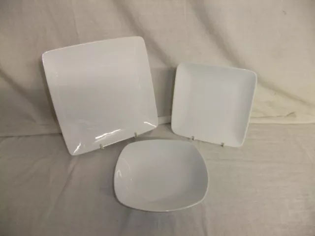 c4 Pottery Marks & Spencer - Maxim Square - white dishwasher/microwave safe - R8