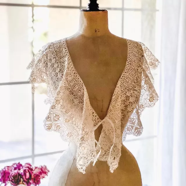 Antique Lace Capelet Silk Maltese Bridal Capelet Vintage Cape Bridal Wrap