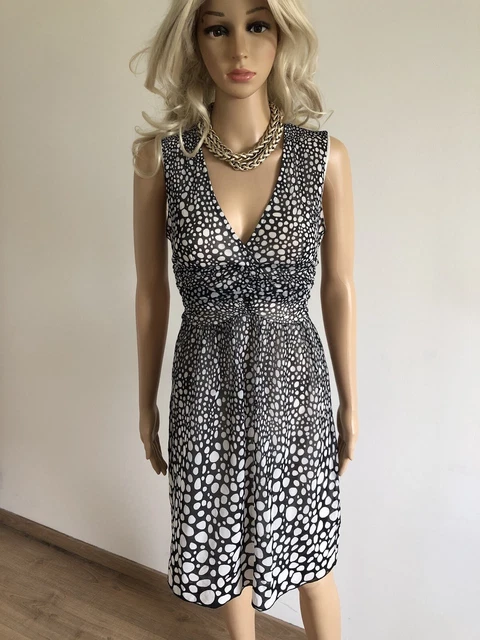 Robe noire et blanche mango new arrivals