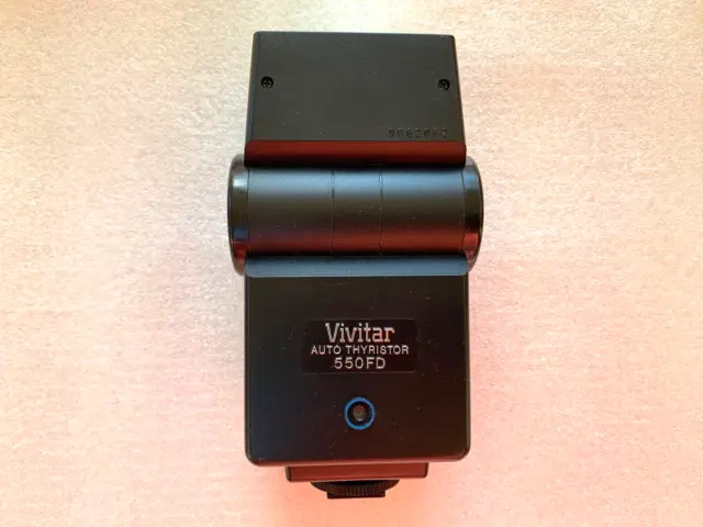 VIVITAR Auto Thyristor 550FD Flash Pentax K1000 Canon AE-1 Minolta X700 Olympus