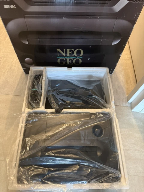 Console Neo Geo AES Japonaise SNK D’Occasion – Fonctionne Parfaitement
