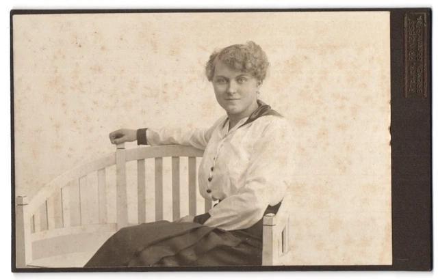 Fotografie Atelier Prinzess, Bremen, Sögestr. 37-39, Junge Dame in modischer Bl