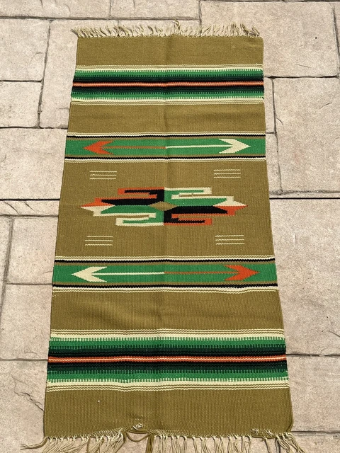 Vintage Estate  Navajo Handwoven Arrow Head Rug