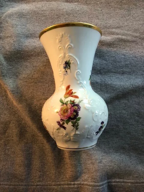 Royal Porzellan Bavaria KPM Germany Vase. White/flowers. Vintage