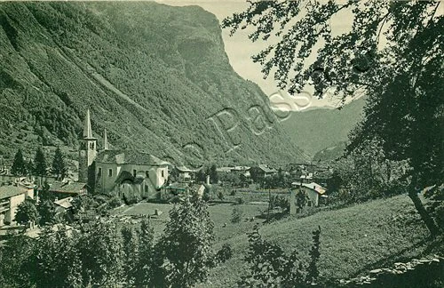 Cartolina di Riva Valdobbia, chiesa e panorama - Vercelli, 1955