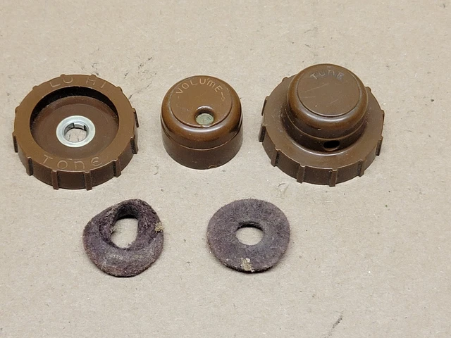VNTG SILVERTONE RADIO Complete 2 Knob Original Replacement Parts Chassis 101.801
