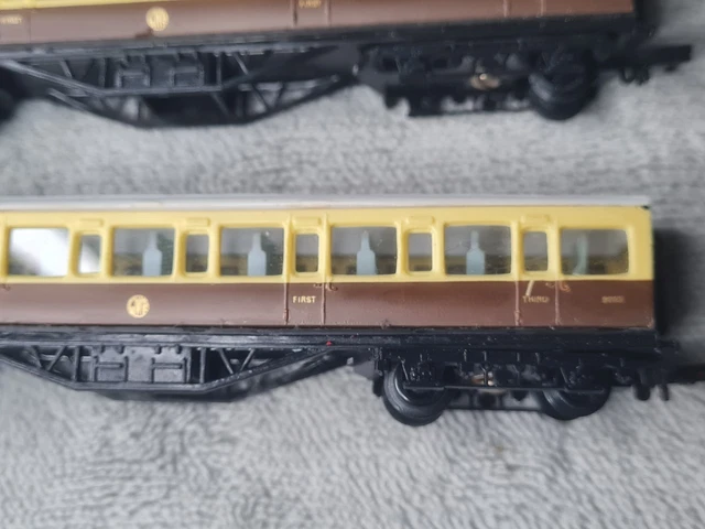 GRAHAM FARISH N Gauge GWR Chocolate and Cream 57ft Mainline Coaches (3 ...