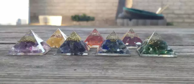 SMALL/MEDIUM (25-30mm) 7 CHAKRA COMPLETE ORGONE GEMSTONE PYRAMID SET