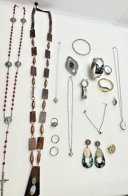 Assorted Lot Of Vintage Jewelry #999