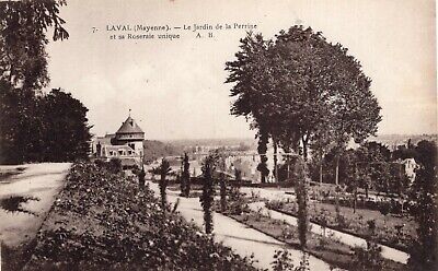 *6628 cpa Laval - le jardin de la Perrine et sa roseraie unique