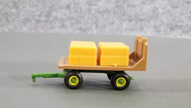 Ertl 1/64 Farm Toy John Deere Hay Wagon Die Cast & Plastic W/Load
