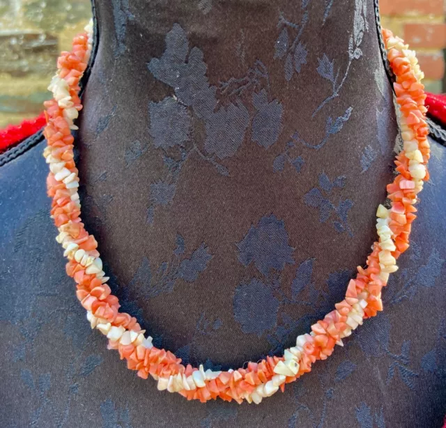 collier ancien en  CORAIL  PEAU D'ANGE TRÈS ÉLÉGANT RAS de COU - ART DÉCO- N°2