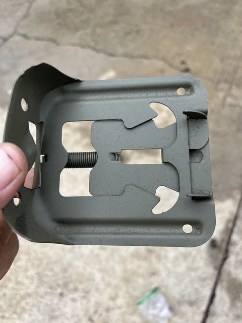 WIllys Mb, Ford Gpw, WC Dodge, CCKW New Oil Can Bracket WIllys Mb, Ford Gpw, WC Dodge, CCKW New Oil Can Bracket