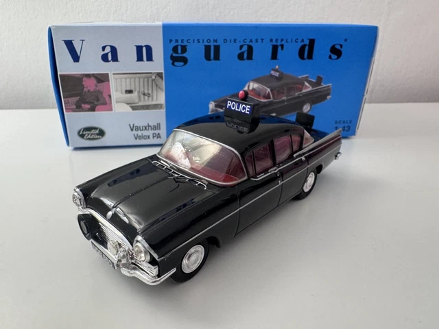 Miniature VANGUARDS 1/43 – MGB Leeds City Police – VA10706 – Diecast