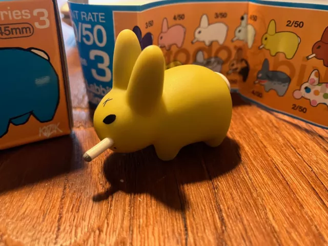 Frank Kozik Smorkin Labbit Series 3 vinyltoy Kidrobot 45 mm pea-yellowgreen 2/50