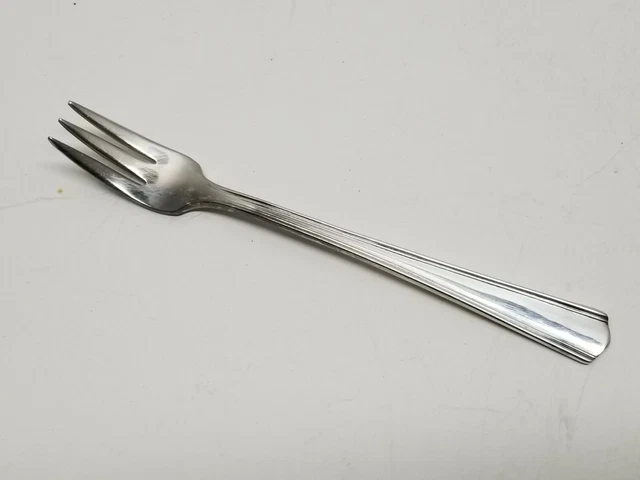 UP Union Pacific Railroad Silver Dining Car Oyster Fork B