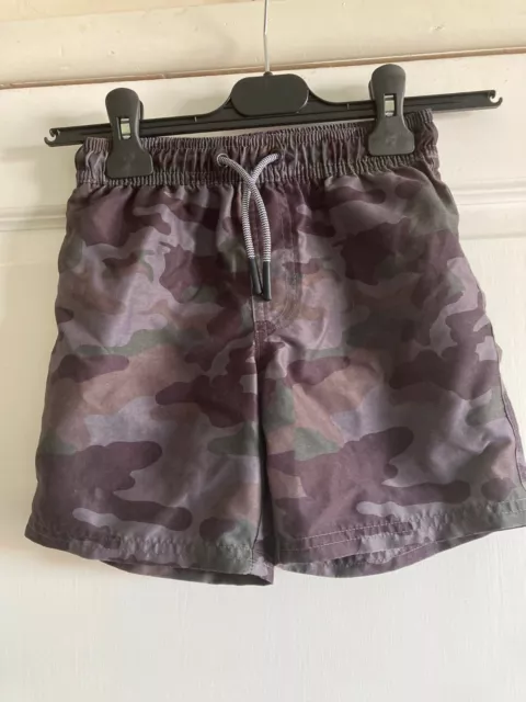 Boys Green & Grey Camouflage Shorts - M&S - Age 6-7 Years - VGC