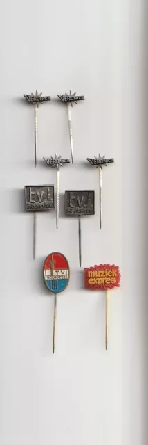 7 vintage badges of pirate radio and tv: Radio Veronica and TV-Noordzee + bonus