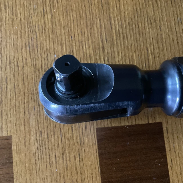 Ingersoll-Rand Model 1077XP 1/2" Drive Air Ratchet, 50 ftlb,160 RPM 3
