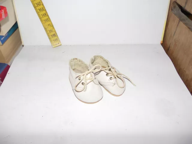 Nostalgie-Leder-Schuhe-Puppe Gr. ca  49-creme