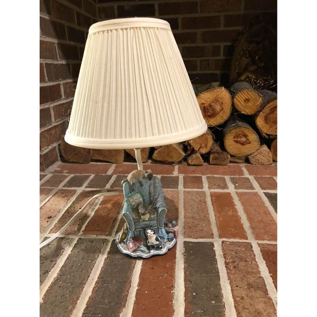 adorable vintage “cats” table lamp with fabric lampshade and adorable details 15