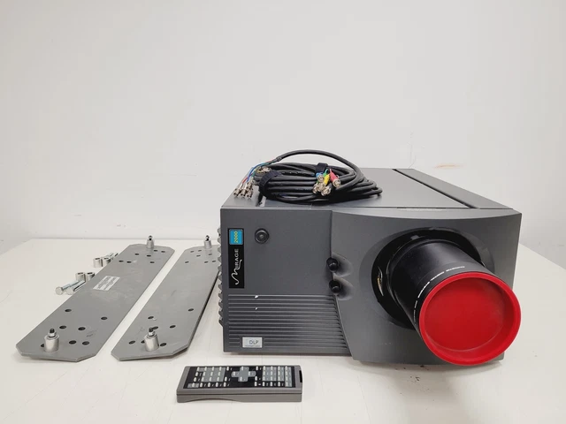 DLP Christie Mirage 2000 Modèle Numéro 38-DMD023-12 Projecteur