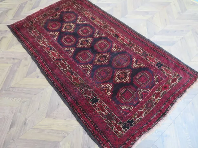 A STYLISH OLD HANDMADE TRADITIONAL ORIENTAL RUG (203 x 116 cm )+