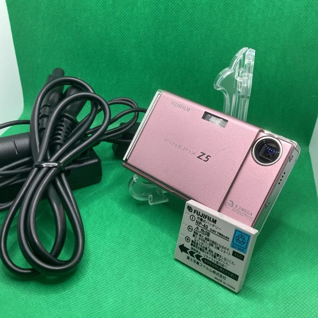 Fujifilm FinePix Z5 ピンク 充電器付き Fujifilm FinePix Z5 ピンク デジタルカメラ 充電器・ケース付