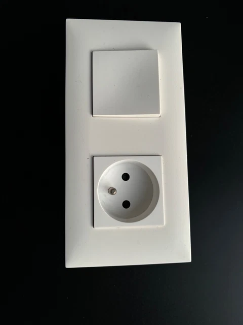 Lot De 2 Prises De Courant 2P+T 10/16A 250V Blanches Arnould 1001 - Occasion Bon état