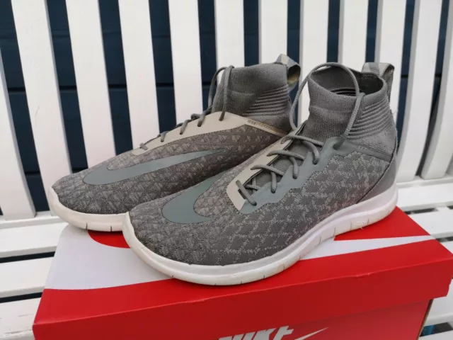 Nike Free Hypervenom 3 Flyknit in Größe 42 ***TOP*** Ladenpreis 140 Euro