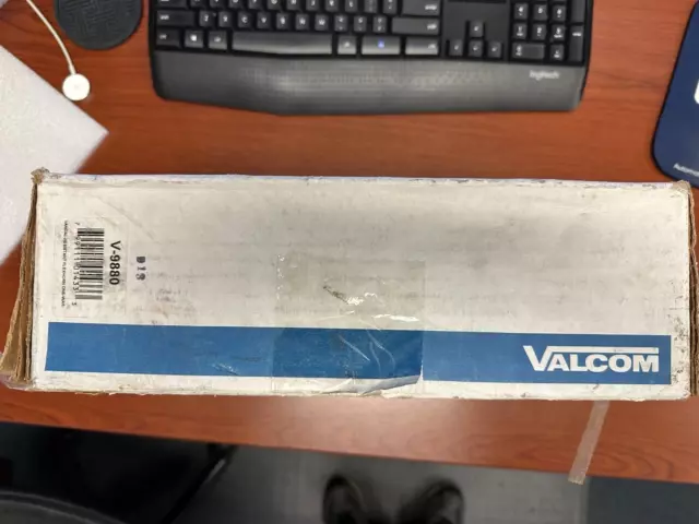Valcom V-9880 Vandal-Resistant Flexhorn Enclosure