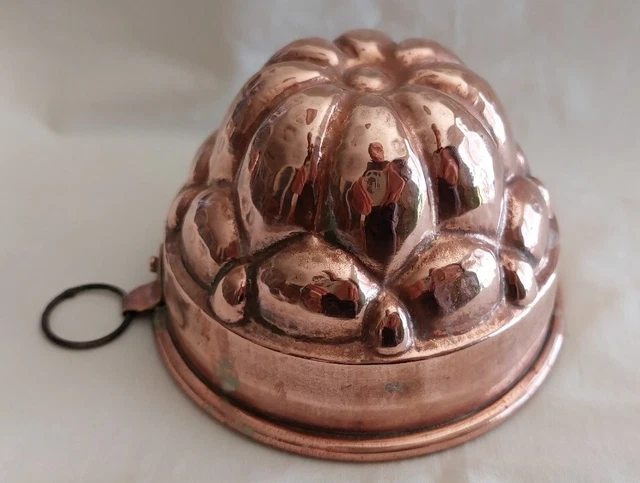 Joli Moule À Gâteau Ancien En Cuivre Rouge,Martelé Pour Deco Cuisine,Collection
