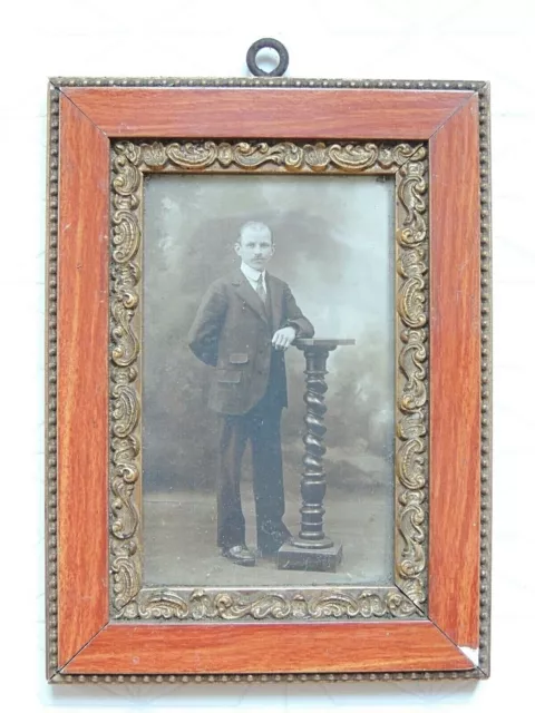 Charmant petit cadre ancien en stuc doré et bois  - Rectangle Portrait