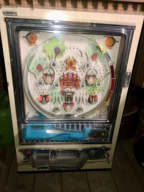 Vintage Sankyo Pachinko Pinball Machine (UNTESTED) Vintage Sankyo Pachinko Pinball Machine (UNTESTED)