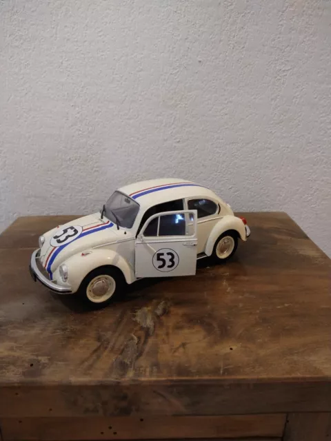 Coccinelle CHOUPETTE 1/18ème SOLIDO Voiture de Course - Blanche