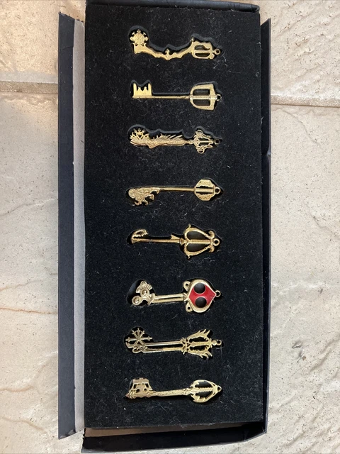 Kingdom Hearts FULL SET of 8 Metal Keyblade Keychain