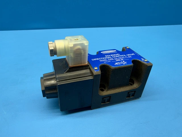 International Fluid DG05-2A-115VAC-71-DN Solenoid Directional Control Valve