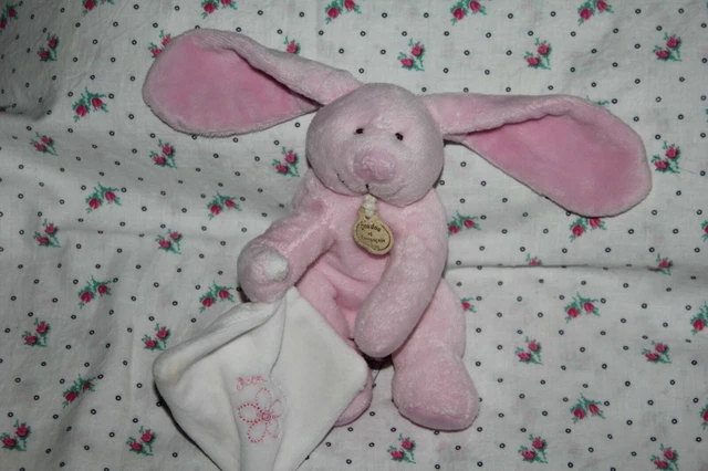DOUDOU et COMPAGNIE LAPIN ROSE MOUCHOIR BLANC BRODE MON DOUDOU