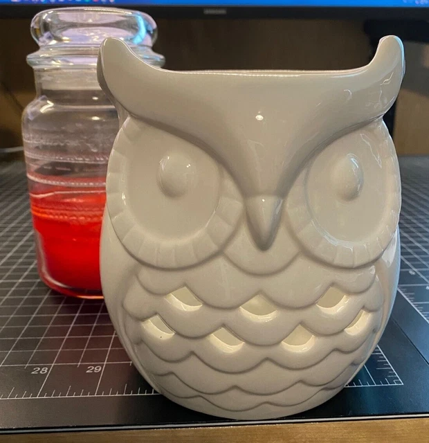 Yankee Candle White Ceramic P2 Owl Large Candle Holder - New