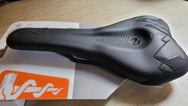 SQlab 6OX ERGOWAVE active 14cm Fahrradsattel - Schwarz (1792)
