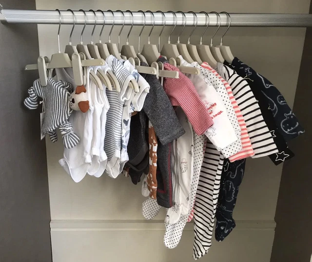 Bellissimo pacchetto di vestiti per bambini età neonato/0-1 mese ottime condizioni. 2