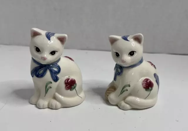 Lenox Red Poppies On Blue Cat Kitten Salt & Pepper Shakers Barnyard Retired