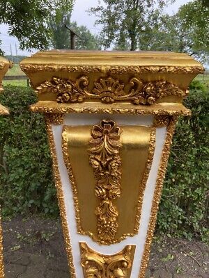 French Louis XVI style wooden Pedestal/Colums in Gold and White With Marble Top 2