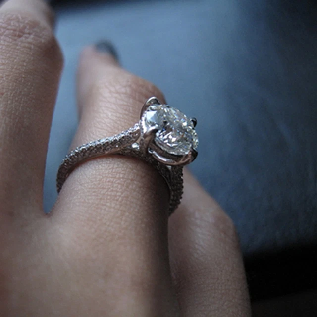 Rund Schliff 2.20 Künstlicher Diamant Schöne Verlobungsring 14K Echt Weiss Gold